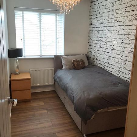 Double Room With En-Suite. Central For North West Rainhill المظهر الخارجي الصورة